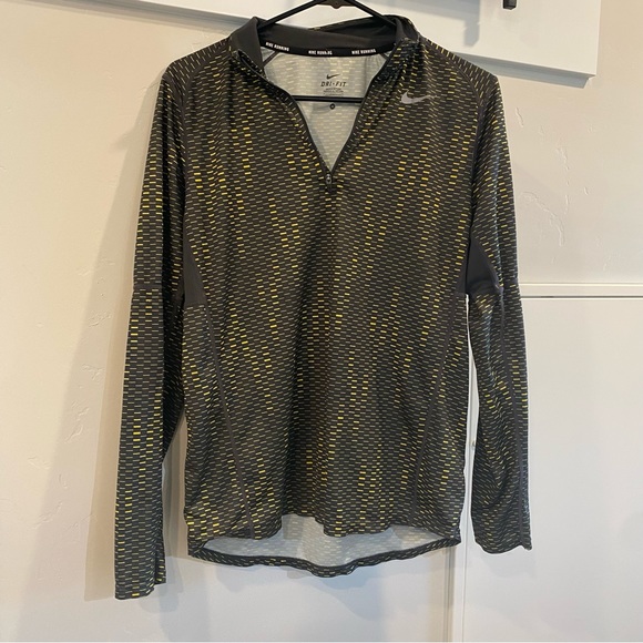 Nike Drifit Long Sleeve Size Medium - Picture 1 of 5